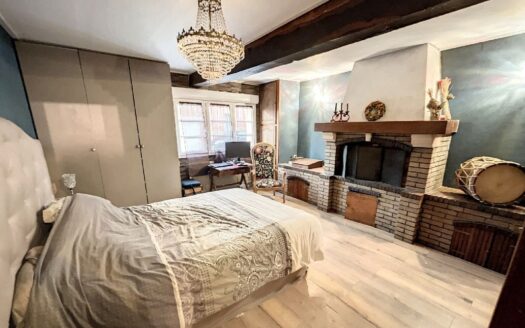 A vendre charmante maison 142 m2, tout confort bourg tout commerce (80580)