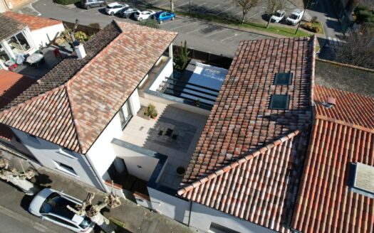 Maison récente avec prestations haut de gamme à Miremont