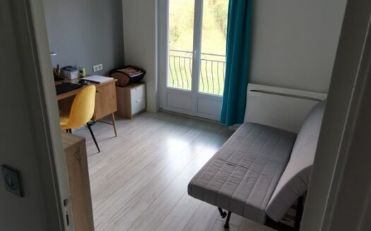 SUPERBE MAISON FAMILIALE AVEC VUE DÉGAGÉE – 136 m² à Unieux Prix : 329 000 € (2 419 €/m²)
