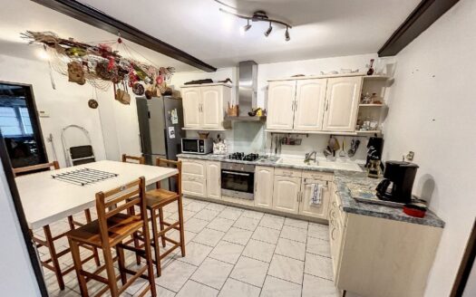 A vendre charmante maison 142 m2, tout confort bourg tout commerce (80580)