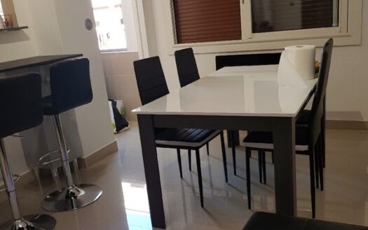 IDEAL INVESTISSEUR OU PERSONNE SEULE / COUPLE appartement avec vue sur le vieux port