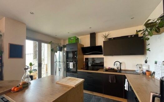 Maison – 7 pièces – 230m²