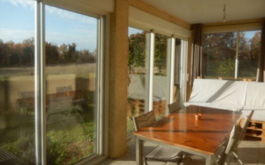 Maison de 126,5 m² sur grand terrain de 2397 m² avec piscine Idéal Famille