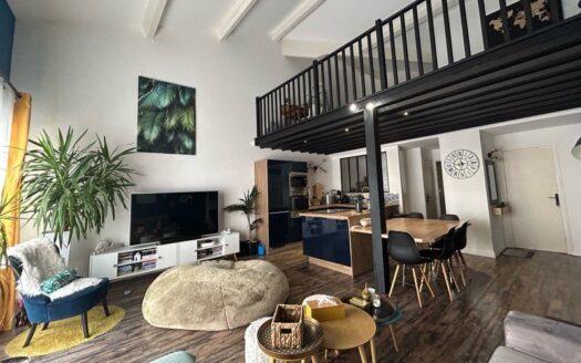 Appartement T4 Duplex avec piscine et parkings