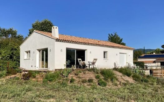 Maison et chalet sur grand terrain sans vis à vis