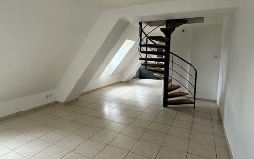 Duplex de caractère dans une ancienne abbaye rénovée à Yerres