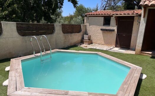 Belle maison au calme avec piscine
