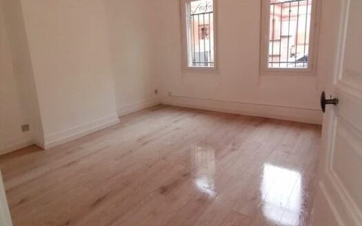 APPARTEMENT T2 avec TERRASSE en HYPER CENTRE