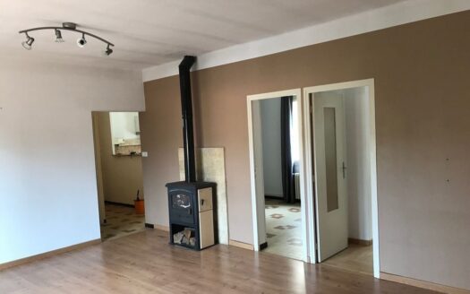Haut de villa avec très grande terrasse et balcon – PROCHE PLAGE !