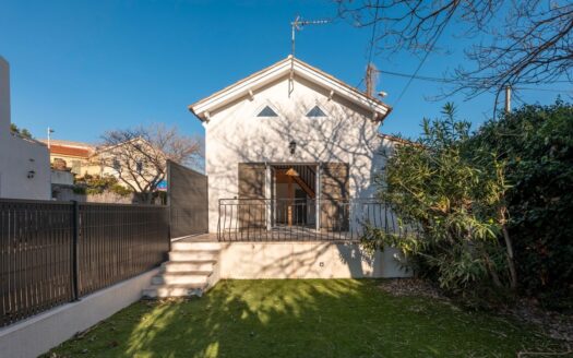 Maison T4 de 93m² avec jardin, terrasse et parking, en centre-ville
