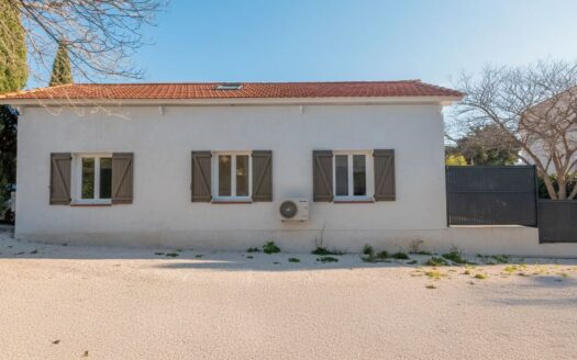 Maison T4 de 93m² avec jardin, terrasse et parking, en centre-ville