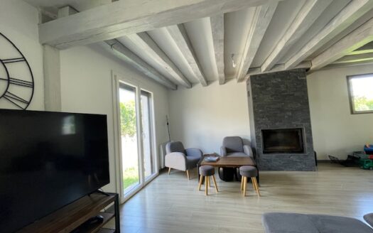 Maison familiale des années 1980 – 140 m² sur 1000 m² de terrain