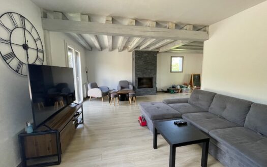 Maison familiale des années 1980 – 140 m² sur 1000 m² de terrain