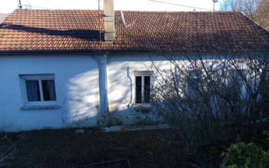 Maison avec jardin et garage a LAVELANET 09