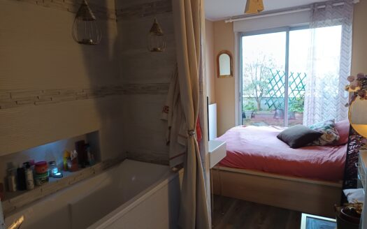 GRAND APPARTEMENT TRAVERSANT AVEC 2 TERRASSES – DERNIER ÉTAGE D’UNE RÉSIDENCE DE STANDING