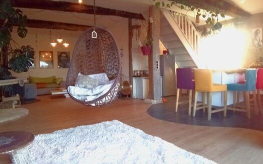 4 maisons/gîtes+cabanes insolites sur 9 hectares, piscine sauna spa 15min de Bergerac Dordogne