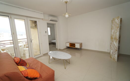 Appartement 2 pièces 46m² refait à neuf face au port de l’Amirauté Ajaccio