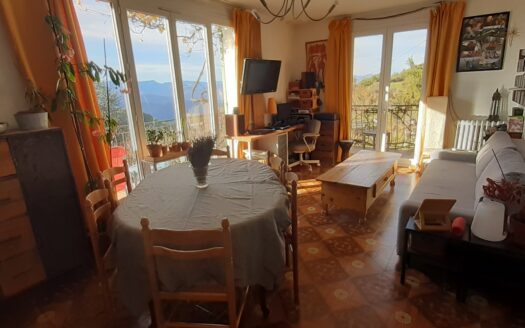 Maison 5 pièces de 105 m² avec vue panoramique à Ascros