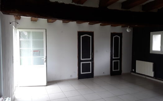 IDÉALE FAMILLE NOMBREUSE ou PROJET DE RÉNOVATION : Charmante maison avec terrain de 4032 m²