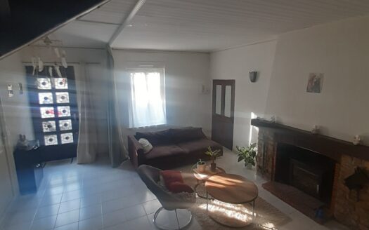 Jolie Maison de Bourg sur 2 étages – IDEAL POUR UNE FAMILLE