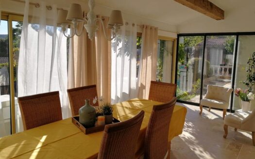 Villa 2 logements 220 m2 avec piscine sur terrain de 1355 m²