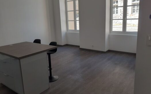 Appartement f2 + place de parking