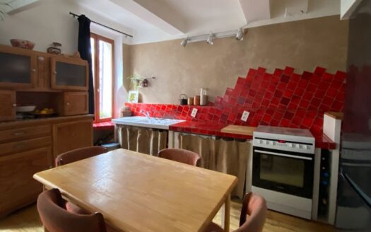 Maison de village rénovée charmante avec terrasse et 3 chambres