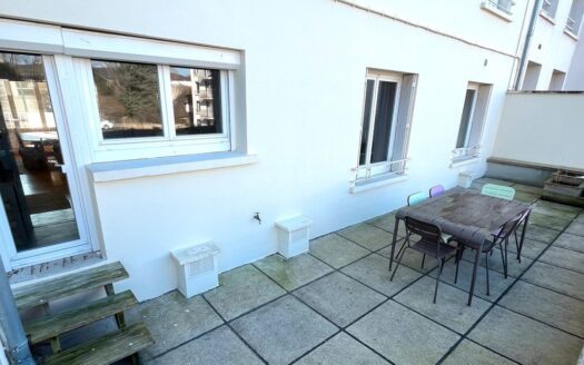 Appartement de 102m2 avec terrasse, quartier Université / Saint-Gilles