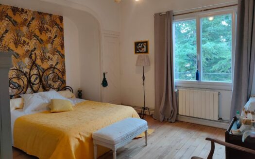 IDEAL FAMILLE NONBREUSE, CHARMANTE MAISON AVEC ATELIER ET STUDIO