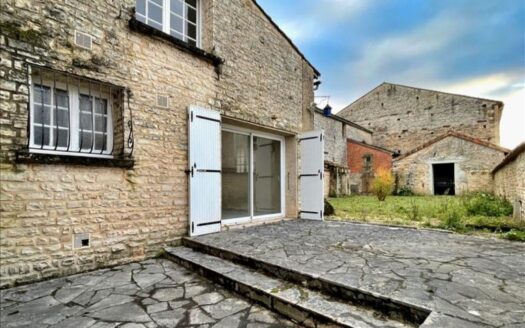 Charmante maison en pierres avec jardin –  IDÉALE POUR FAMILLE ET PROJETS