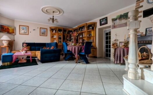 IDEAL FAMILLE NOMBREUSE, CHARMANTE MAISON SPACIEUSE AVEC GARAGE