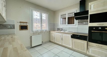 IDÉALE pour une VIE CALME et PRATIQUE – Maison de 90 m² avec jardin de 2551 m² !