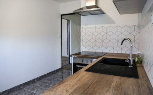 Appartement T3 Peronnas, Balcon et Garage