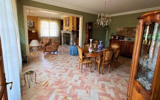 Villa 10 pièces – 5 chambres- 240 m² habitable