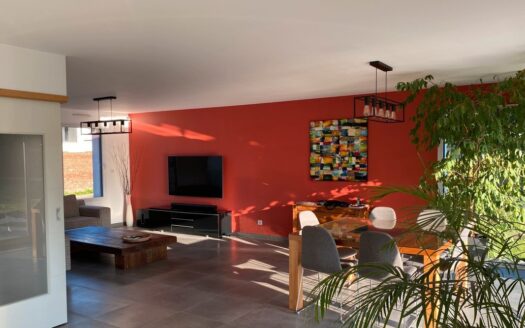 Maison 6 pièces 135 m2 avec garage 2V