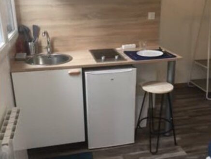 A vendre ensemble immobilier box + 2 studios