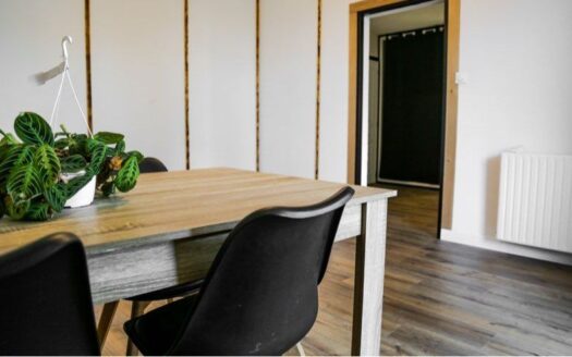 Appartement T3 Peronnas avec balcon