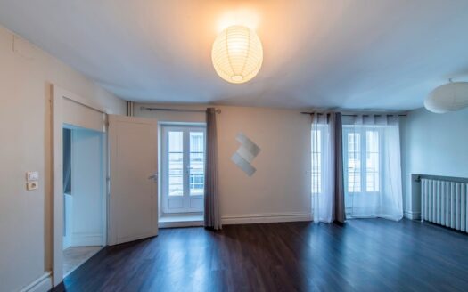 Grand appartement de type 2 au centre-ville