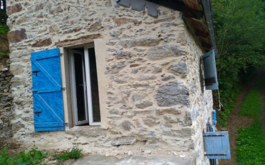 BERGERIE 40m2 en pleine forêt – Idéal pour projet d’autonomie