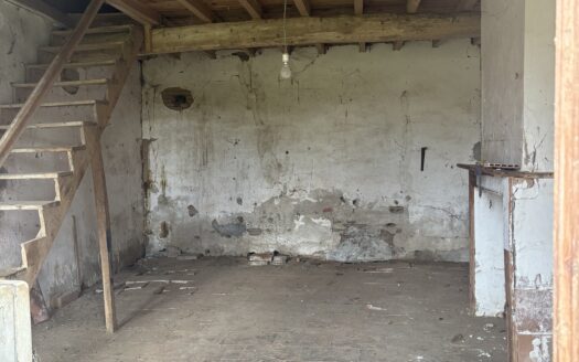 Bâtiment de 400m2 sur 3000m2 de terrain Agricole