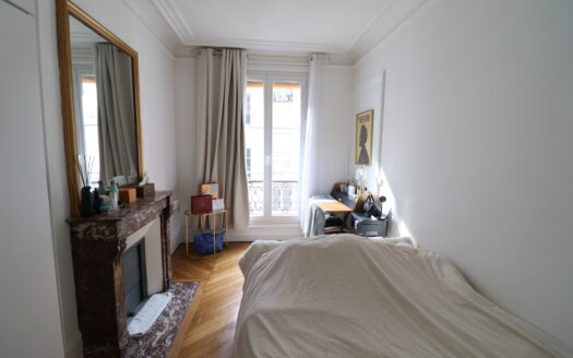 CHARMANT appartement RÉNOVÉ à deux pas de l’avenue des Ternes – place saint Ferdinand :