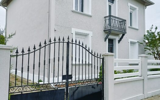 maison de ville rénovée avec terrain