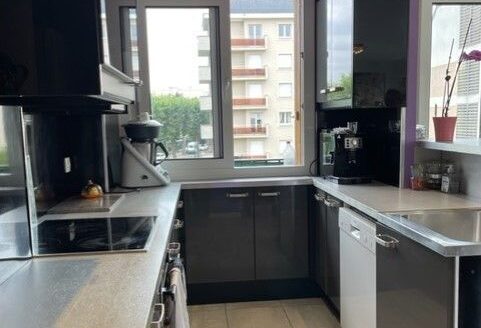 La Garenne-Colombes (92250).Gare Les Vallées.Bel appt familial.4PP.80m2. 2 chambres. Balcon