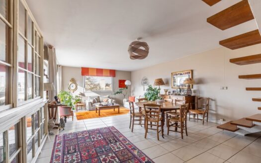 Maison 8 pièces 220 m²