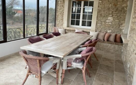 Villa rénovée avec piscine et dépendances Gordes