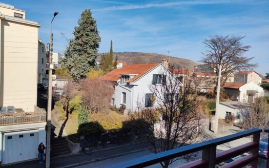IDEAL JEUNE COUPLE / ETUDIANT / INVESTISSEUR / APPARTEMENT T2 / BALCON / PARKING / DPE C