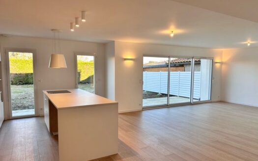 Maison 4 pièces 104 m2 avec un terrain de 538m2