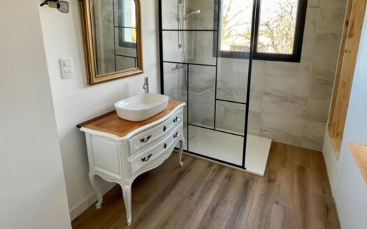 Maison 100m2, avec sous sol sur terrain de 2100m2