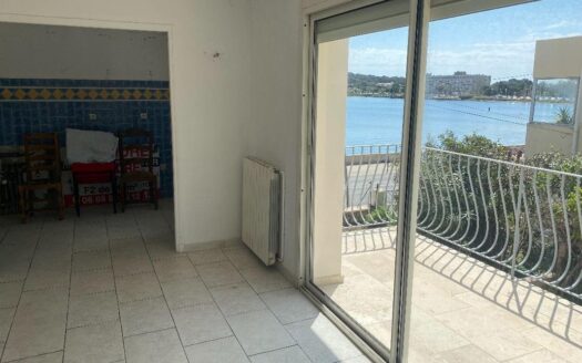 Immeuble de 5 appartements 420 m2 avec vue panoramique de 360° au bord de mer a tamaris