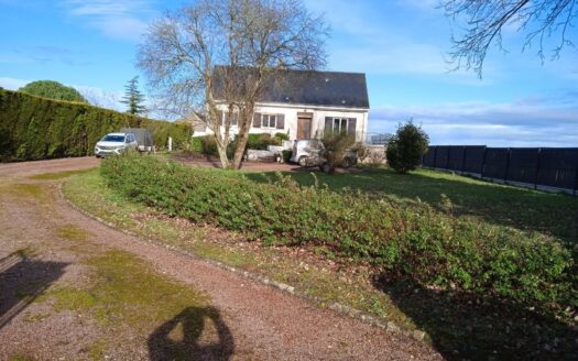 Maison piscinable 157 M2 habitable+ 38 M2 sur terrain 1990 M2